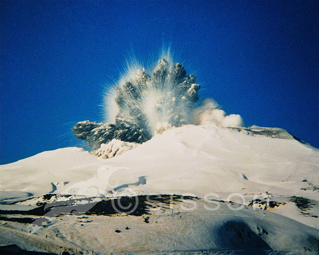 mt-ruapehu-eruption-tongariro-park-1995-1